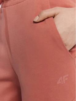 4F Jogginghose H4Z22-SPDD018 Rosa Regular Fit 11 4F Jogginghose H4Z22-SPDD018 Rosa Regular Fit -Angebote Modig Welt Store 4f jogginghose h4z22 spdd018 rosa regular fit 4