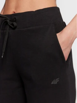 4F Jogginghose H4Z22-SPDD350 Schwarz Regular Fit 10 4F Jogginghose H4Z22-SPDD350 Schwarz Regular Fit -Angebote Modig Welt Store 4f jogginghose h4z22 spdd350 schwarz regular fit 3