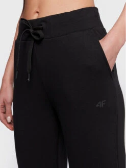 4F Jogginghose H4Z22-SPDD351 Schwarz Regular Fit 10 4F Jogginghose H4Z22-SPDD351 Schwarz Regular Fit -Angebote Modig Welt Store 4f jogginghose h4z22 spdd351 schwarz regular fit 3