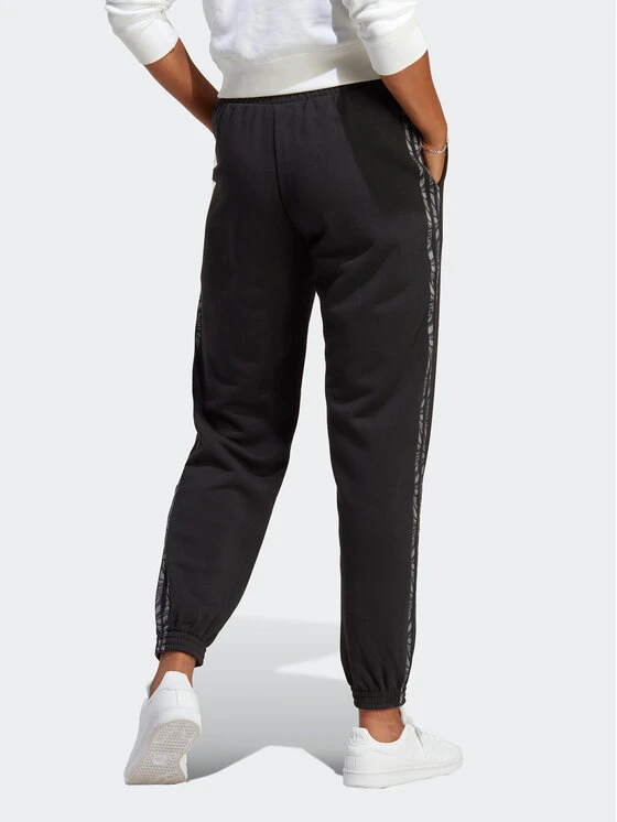 ADIDAS Jogginghose Abstract Animal Print Joggers IJ8180 Schwarz Regular Fit 5 ADIDAS Jogginghose Abstract Animal Print Joggers IJ8180 Schwarz Regular Fit – Bild 3