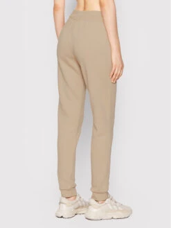 ADIDAS Jogginghose Adicolor Essentials HJ7850 Beige Regular Fit -Angebote Modig Welt Store adidas jogginghose adicolor essentials hj7850 beige regular fit 2