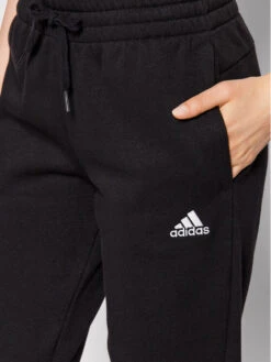 ADIDAS Jogginghose Essentials Fleece GM5547 Schwarz Regular Fit -Angebote Modig Welt Store adidas jogginghose essentials fleece gm5547 schwarz regular fit 3
