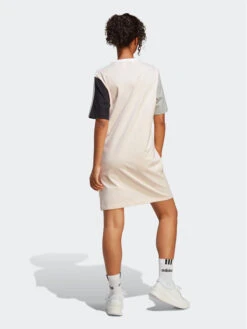 ADIDAS Kleid Für Den Alltag Essentials 3-Stripes Single Jersey Boyfriend Tee Dress IC1462 Beige Loose Fit -Angebote Modig Welt Store adidas kleid fur den alltag essentials 3 stripes single jersey boyfriend tee dress ic1462 beige loose fit 2
