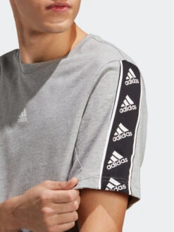 ADIDAS T-Shirt Brandlove T-Shirt IC6806 Grau Regular Fit -Angebote Modig Welt Store adidas t shirt brandlove t shirt ic6806 grau regular fit 4