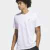 ADIDAS T-Shirt Lil Stripe Spring Break Graphic Short Sleeve Basketball T-Shirt IC1868 Weiß Regular Fit -Angebote Modig Welt Store adidas t shirt lil stripe spring break graphic short sleeve basketball t shirt ic1868 weiss regular fit