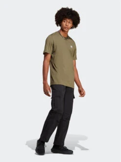 ADIDAS T-Shirt Trefoil Essentials IB1409 Grün Regular Fit -Angebote Modig Welt Store adidas t shirt trefoil essentials ib1409 grun regular fit 1