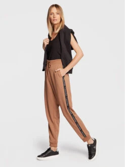 Calvin Klein Performance Jogginghose 00GWF2P601 Braun Regular Fit -Angebote Modig Welt Store calvin klein performance jogginghose 00gwf2p601 braun regular fit 1