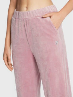 Fila Jogginghose Clamecy FAW0226 Rosa Relaxed Fit 10 Fila Jogginghose Clamecy FAW0226 Rosa Relaxed Fit -Angebote Modig Welt Store fila jogginghose clamecy faw0226 rosa relaxed fit 3