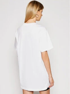 Nike Kleid Für Den Alltag Sportswear Essential CJ2242 Weiß Loose Fit -Angebote Modig Welt Store nike kleid fur den alltag sportswear essential cj2242 weiss loose fit 2