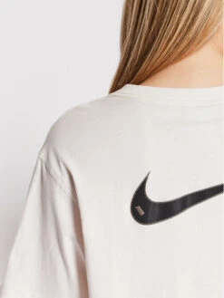 Nike Kleid Für Den Alltag Sportswear Swoosh DM6191 Beige Oversize -Angebote Modig Welt Store nike kleid fur den alltag sportswear swoosh dm6191 beige oversize 4