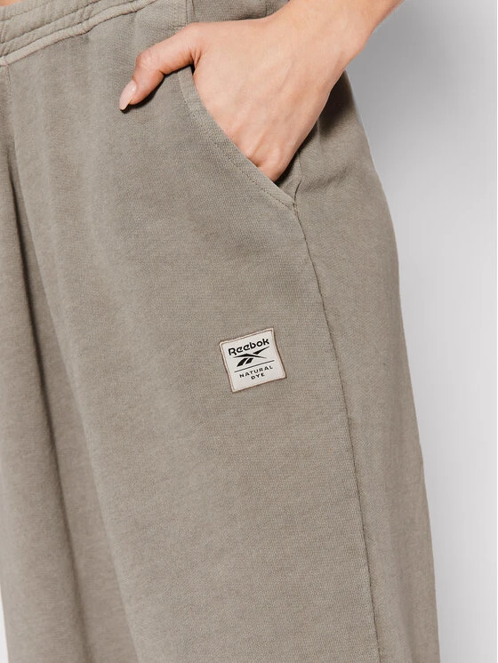 Reebok Jogginghose Classic Natural Dye H49297 Grau Relaxed Fit 6 Reebok Jogginghose Classic Natural Dye H49297 Grau Relaxed Fit – Bild 4