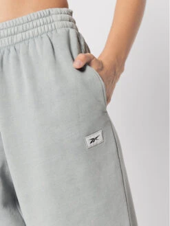 Reebok Jogginghose Classics Natural Dye HH9719 Grau Relaxed Fit 10 Reebok Jogginghose Classics Natural Dye HH9719 Grau Relaxed Fit -Angebote Modig Welt Store reebok jogginghose classics natural dye hh9719 grau relaxed fit 3