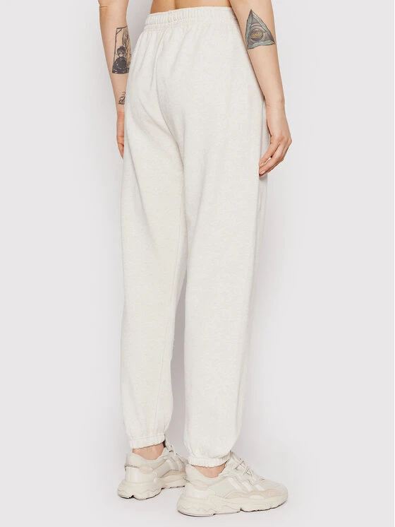 Reebok Jogginghose Classics Small Logo H49252 Beige Oversize 5 Reebok Jogginghose Classics Small Logo H49252 Beige Oversize – Bild 3