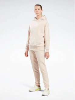 Reebok Jogginghose Fleece IC3502 Beige Slim Fit -Angebote Modig Welt Store reebok jogginghose fleece ic3502 beige slim fit 1