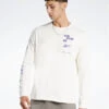 Reebok Longsleeve Basketball All Are Welcome Here HN5806 Weiß Relaxed Fit 1 Reebok Longsleeve Basketball All Are Welcome Here HN5806 Weiß Relaxed Fit -Angebote Modig Welt Store reebok longsleeve basketball all are welcome here hn5806 weiss relaxed fit