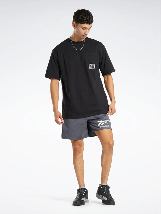 Reebok T-Shirt Basketball Heavyweight Pocket HU2012 Schwarz Oversize 4 Reebok T-Shirt Basketball Heavyweight Pocket HU2012 Schwarz Oversize – Bild 2