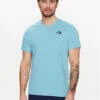 The North Face T-Shirt Red Box Cel NF0A7X1K Blau Regular Fit 2 The North Face T-Shirt Red Box Cel NF0A7X1K Blau Regular Fit -Angebote Modig Welt Store the north face t shirt red box cel nf0a7x1k blau regular fit
