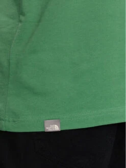 The North Face T-Shirt Red Box NF0A2TX2 Grün Regular Fit -Angebote Modig Welt Store the north face t shirt red box nf0a2tx2 grun regular fit 1 4