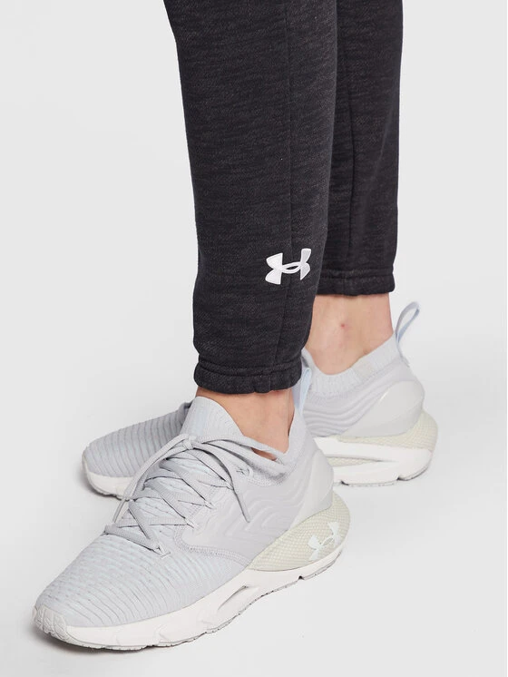 Under Armour Jogginghose Ua Essential Fleece Script 1374105 Schwarz Regular Fit 6 Under Armour Jogginghose Ua Essential Fleece Script 1374105 Schwarz Regular Fit – Bild 4